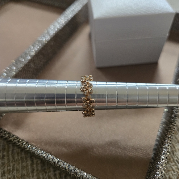 Pandora Rose Gold Dazzling Daisy CZ Ring - Picture 9 of 12